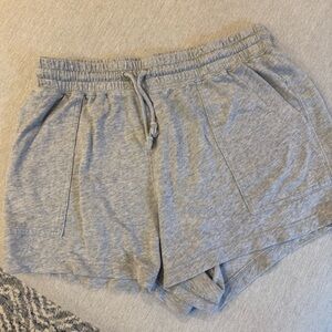 J. Crew Magic Rinse Patch Pocket Shorts - Heather Gray/Large
